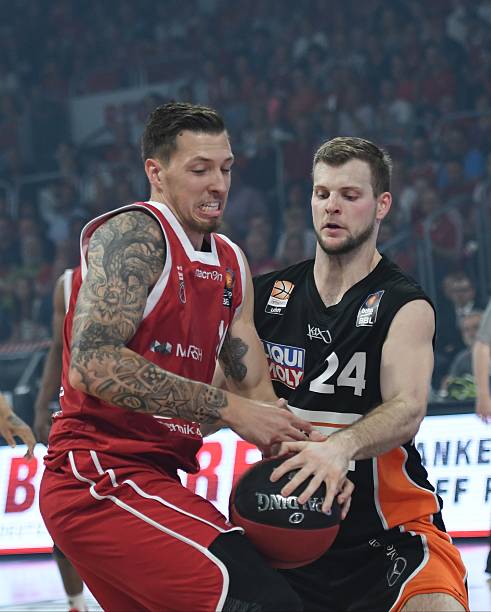 不断进步的 不断进步的