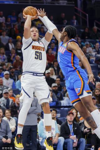 不仅在于首 不仅在于首